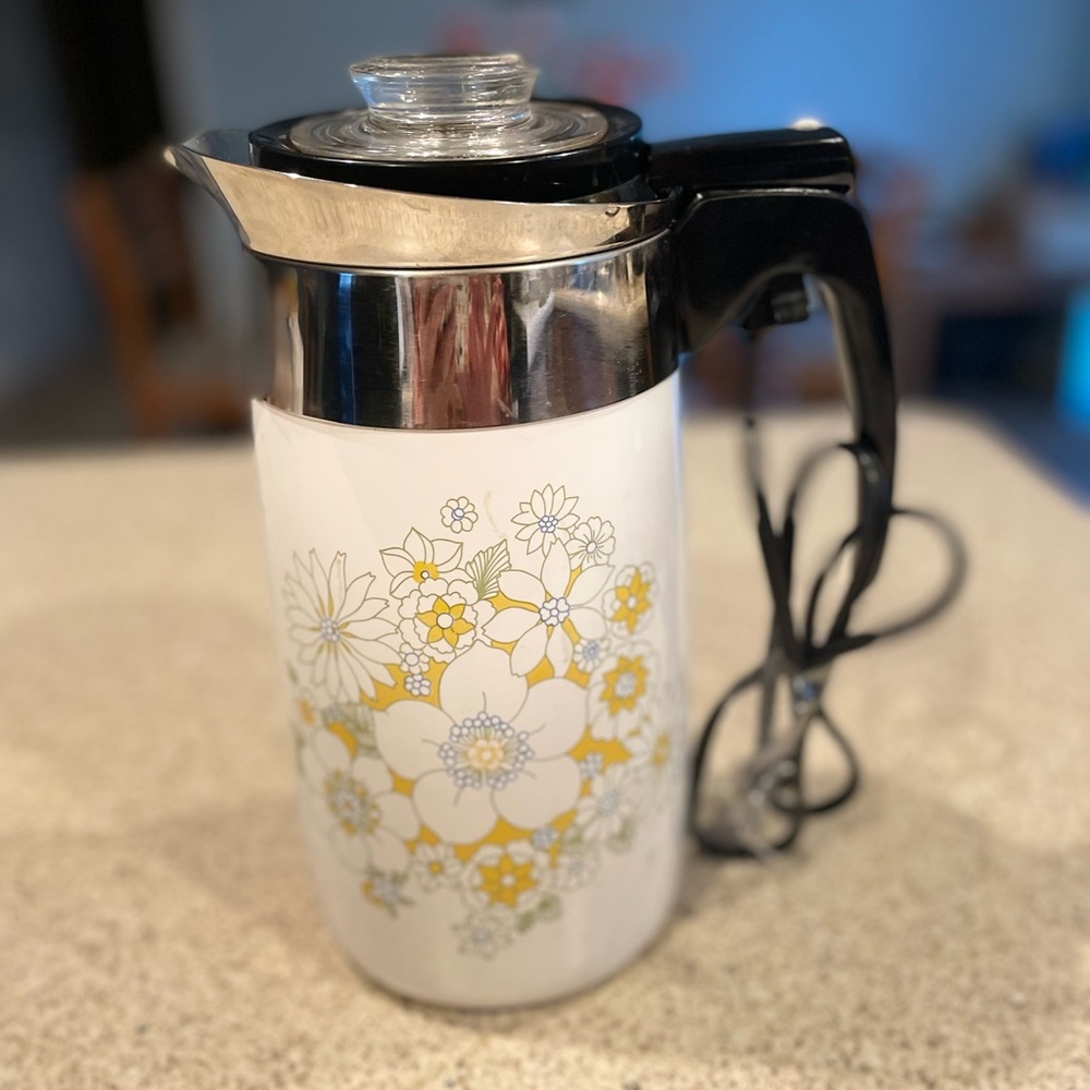 Vintage Corning Ware 10 cup electric percolator.